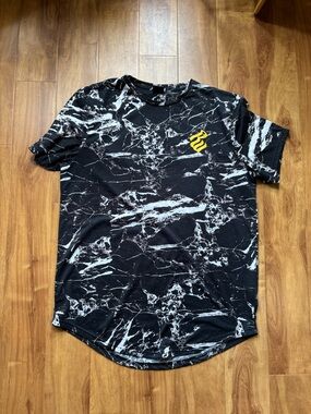 Rocawear Black Marble-Print Short Sleeve Tee with Yellow Logo